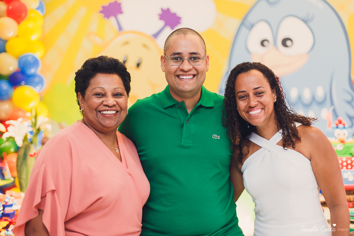 fotografia de festa infantil. no Cerimonial O Mais Legal, em Vitória, Bairro de Fátima, festa de menino, decoração da Galinha Pintadinha, do Cerimonial O Mais Legal, fotos lindas de aniversário infantil em Vitória ES, o que vestir no aniversário do filho