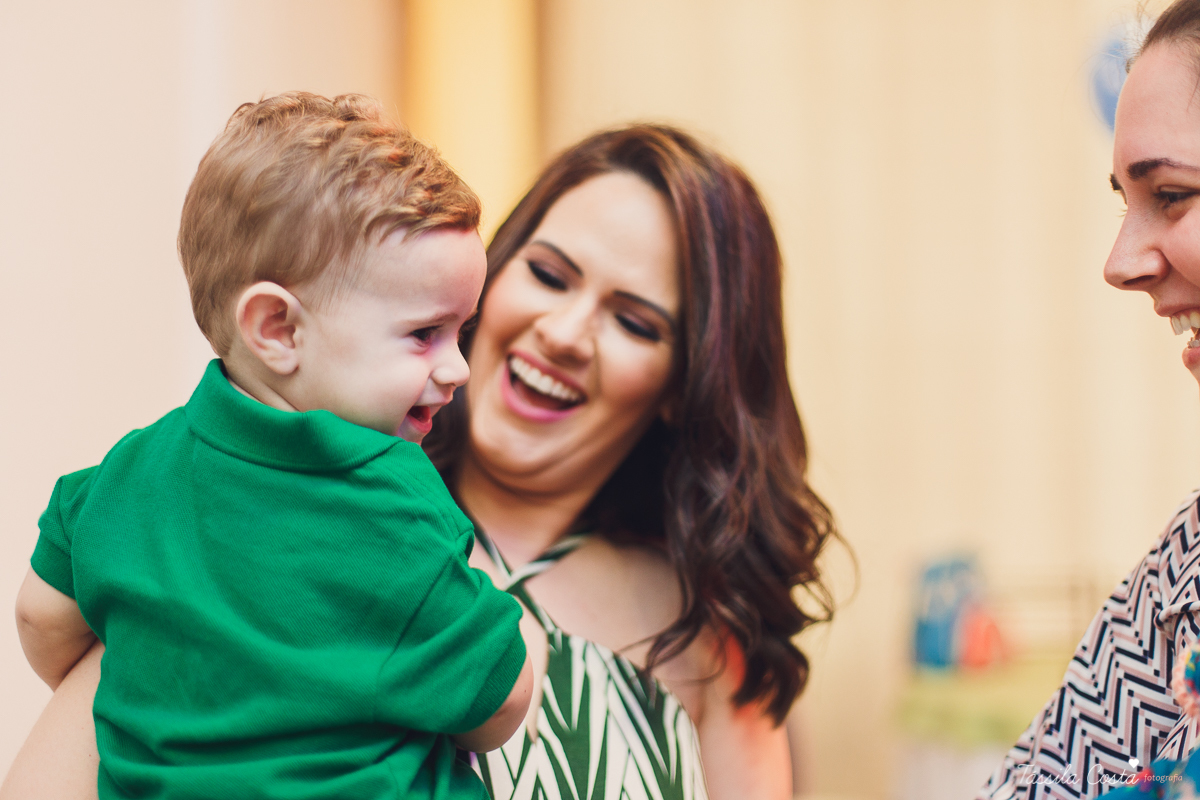 fotografia de festa infantil. no Cerimonial O Mais Legal, em Vitória, Bairro de Fátima, festa de menino, decoração da Galinha Pintadinha, do Cerimonial O Mais Legal, fotos lindas de aniversário infantil em Vitória ES, o que vestir no aniversário do filho