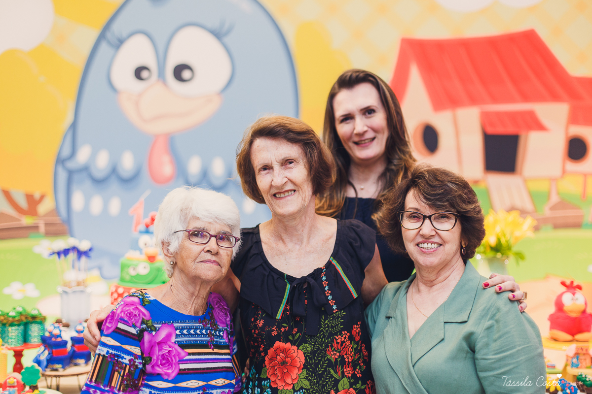 fotografia de festa infantil. no Cerimonial O Mais Legal, em Vitória, Bairro de Fátima, festa de menino, decoração da Galinha Pintadinha, do Cerimonial O Mais Legal, fotos lindas de aniversário infantil em Vitória ES, o que vestir no aniversário do filho