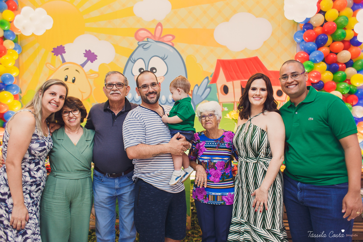 fotografia de festa infantil. no Cerimonial O Mais Legal, em Vitória, Bairro de Fátima, festa de menino, decoração da Galinha Pintadinha, do Cerimonial O Mais Legal, fotos lindas de aniversário infantil em Vitória ES, o que vestir no aniversário do filho