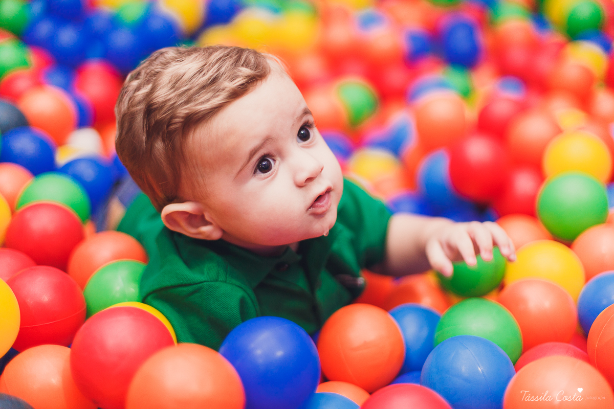 fotografia de festa infantil. no Cerimonial O Mais Legal, em Vitória, Bairro de Fátima, festa de menino, decoração da Galinha Pintadinha, do Cerimonial O Mais Legal, fotos lindas de aniversário infantil em Vitória ES, o que vestir no aniversário do filho