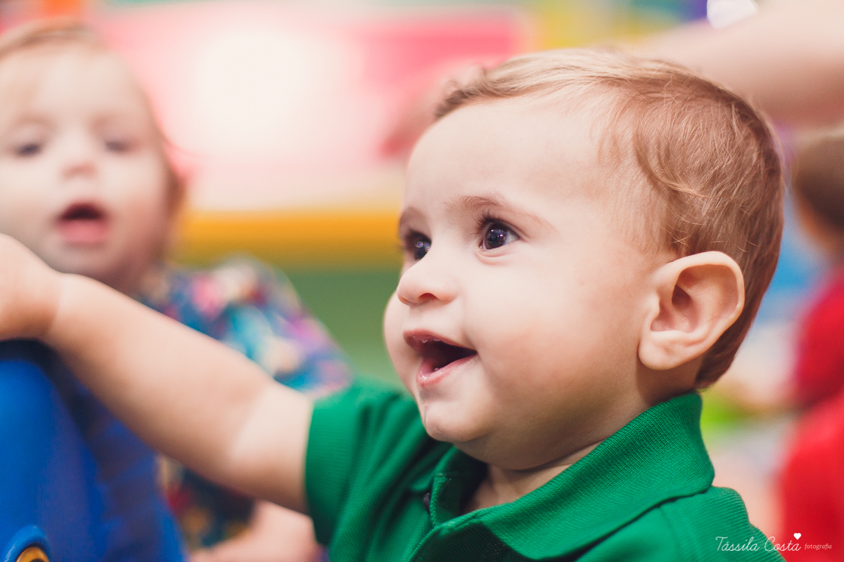 fotografia de festa infantil. no Cerimonial O Mais Legal, em Vitória, Bairro de Fátima, festa de menino, decoração da Galinha Pintadinha, do Cerimonial O Mais Legal, fotos lindas de aniversário infantil em Vitória ES, o que vestir no aniversário do filho