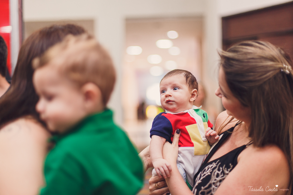 fotografia de festa infantil. no Cerimonial O Mais Legal, em Vitória, Bairro de Fátima, festa de menino, decoração da Galinha Pintadinha, do Cerimonial O Mais Legal, fotos lindas de aniversário infantil em Vitória ES, o que vestir no aniversário do filho