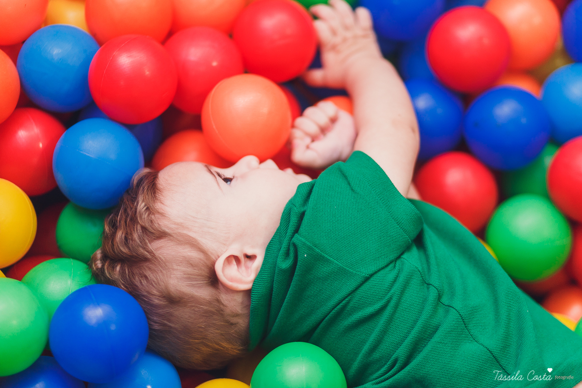 fotografia de festa infantil. no Cerimonial O Mais Legal, em Vitória, Bairro de Fátima, festa de menino, decoração da Galinha Pintadinha, do Cerimonial O Mais Legal, fotos lindas de aniversário infantil em Vitória ES, o que vestir no aniversário do filho