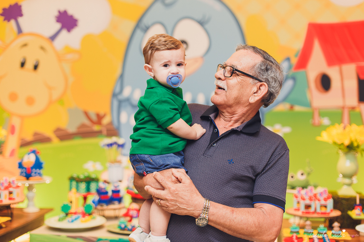 fotografia de festa infantil. no Cerimonial O Mais Legal, em Vitória, Bairro de Fátima, festa de menino, decoração da Galinha Pintadinha, do Cerimonial O Mais Legal, fotos lindas de aniversário infantil em Vitória ES, o que vestir no aniversário do filho