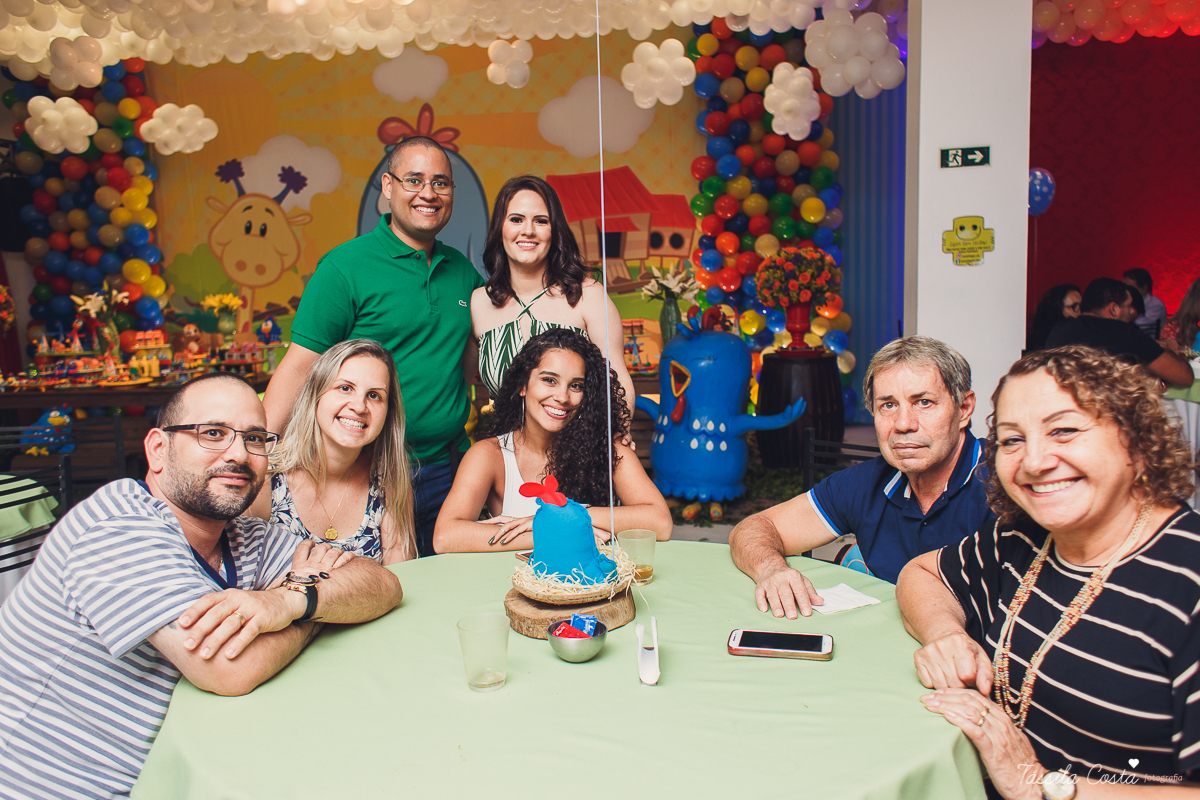 fotografia de festa infantil. no Cerimonial O Mais Legal, em Vitória, Bairro de Fátima, festa de menino, decoração da Galinha Pintadinha, do Cerimonial O Mais Legal, fotos lindas de aniversário infantil em Vitória ES, o que vestir no aniversário do filho