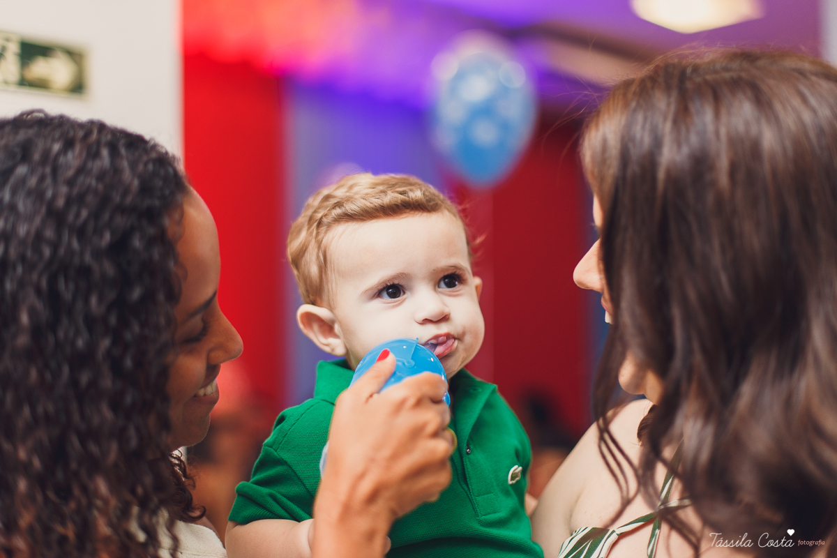 fotografia de festa infantil. no Cerimonial O Mais Legal, em Vitória, Bairro de Fátima, festa de menino, decoração da Galinha Pintadinha, do Cerimonial O Mais Legal, fotos lindas de aniversário infantil em Vitória ES, o que vestir no aniversário do filho