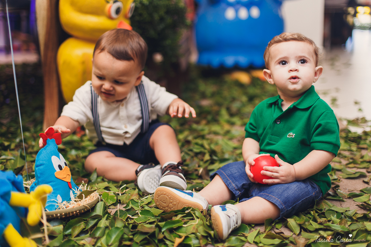 fotografia de festa infantil. no Cerimonial O Mais Legal, em Vitória, Bairro de Fátima, festa de menino, decoração da Galinha Pintadinha, do Cerimonial O Mais Legal, fotos lindas de aniversário infantil em Vitória ES, o que vestir no aniversário do filho
