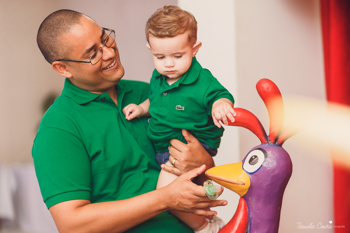 fotografia de festa infantil. no Cerimonial O Mais Legal, em Vitória, Bairro de Fátima, festa de menino, decoração da Galinha Pintadinha, do Cerimonial O Mais Legal, fotos lindas de aniversário infantil em Vitória ES, o que vestir no aniversário do filho