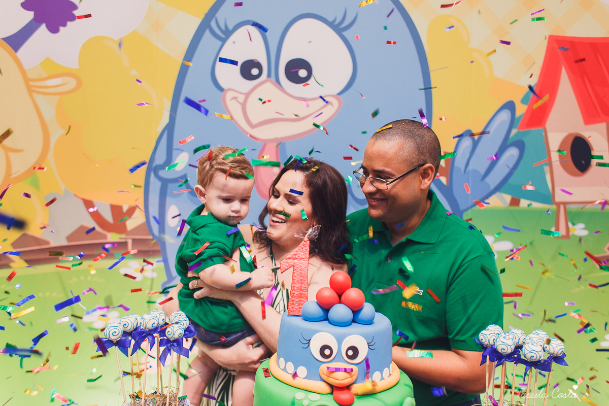 fotografia de festa infantil. no Cerimonial O Mais Legal, em Vitória, Bairro de Fátima, festa de menino, decoração da Galinha Pintadinha, do Cerimonial O Mais Legal, fotos lindas de aniversário infantil em Vitória ES, o que vestir no aniversário do filho