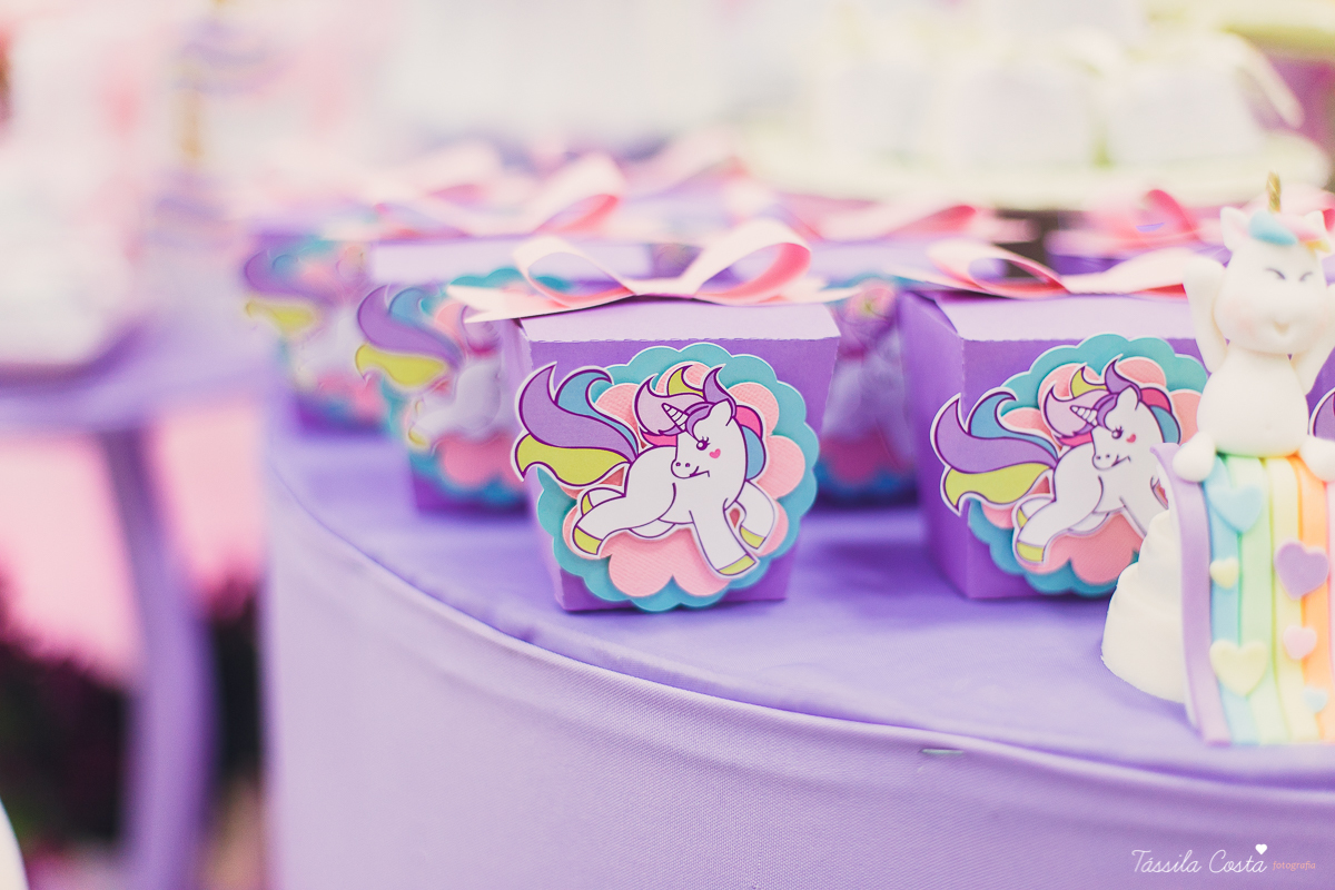 festa linda de menina, ideia para decoração no tema unicórnio, tema legal para aniversário de 5 anos de menina, mariana 5 anos, cerimonial top em vitória, lollypop, fotografia de festa de menina, decoração rosa para festa de menina, tássila costa foto