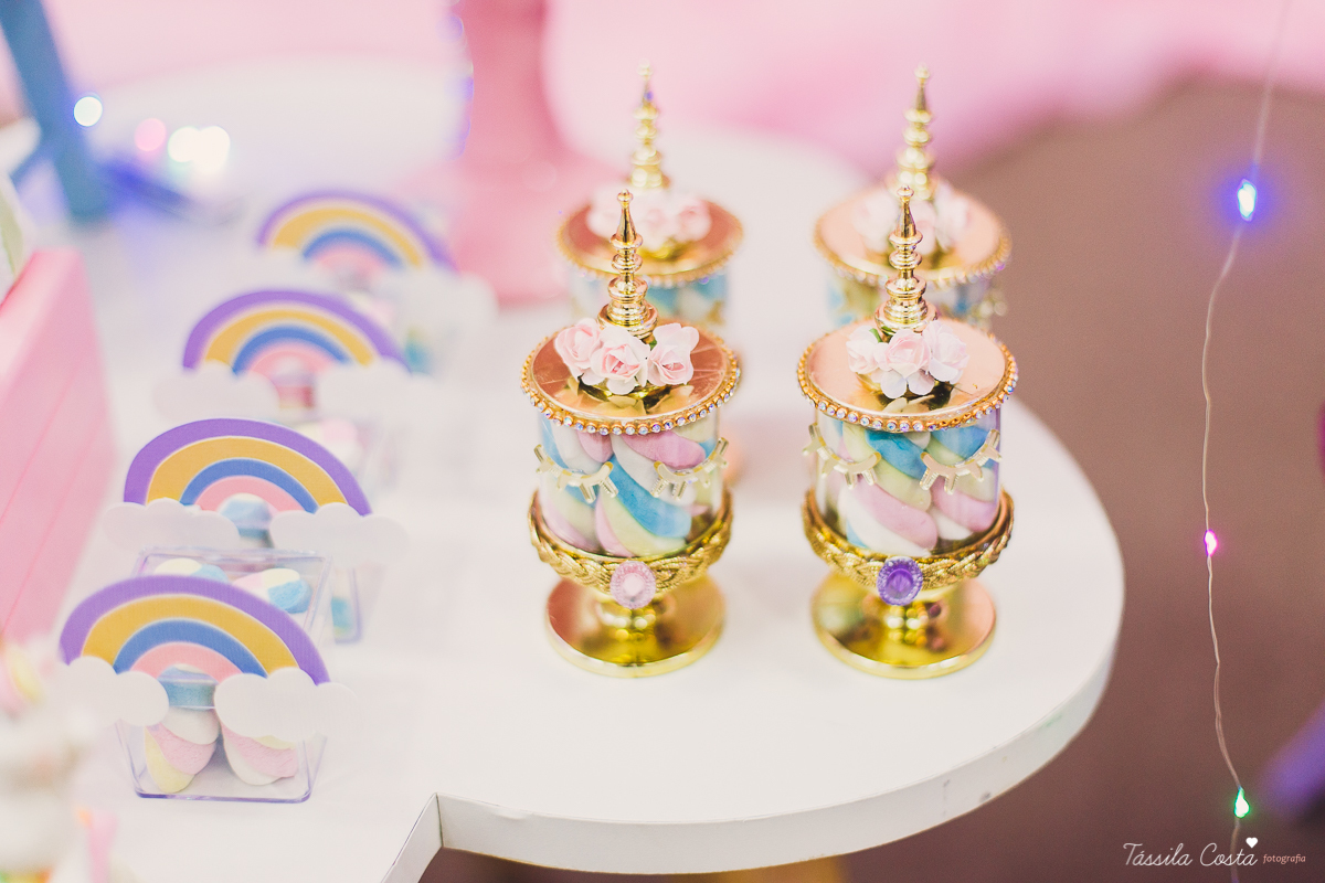 festa linda de menina, ideia para decoração no tema unicórnio, tema legal para aniversário de 5 anos de menina, mariana 5 anos, cerimonial top em vitória, lollypop, fotografia de festa de menina, decoração rosa para festa defest menina, tássila costa foto