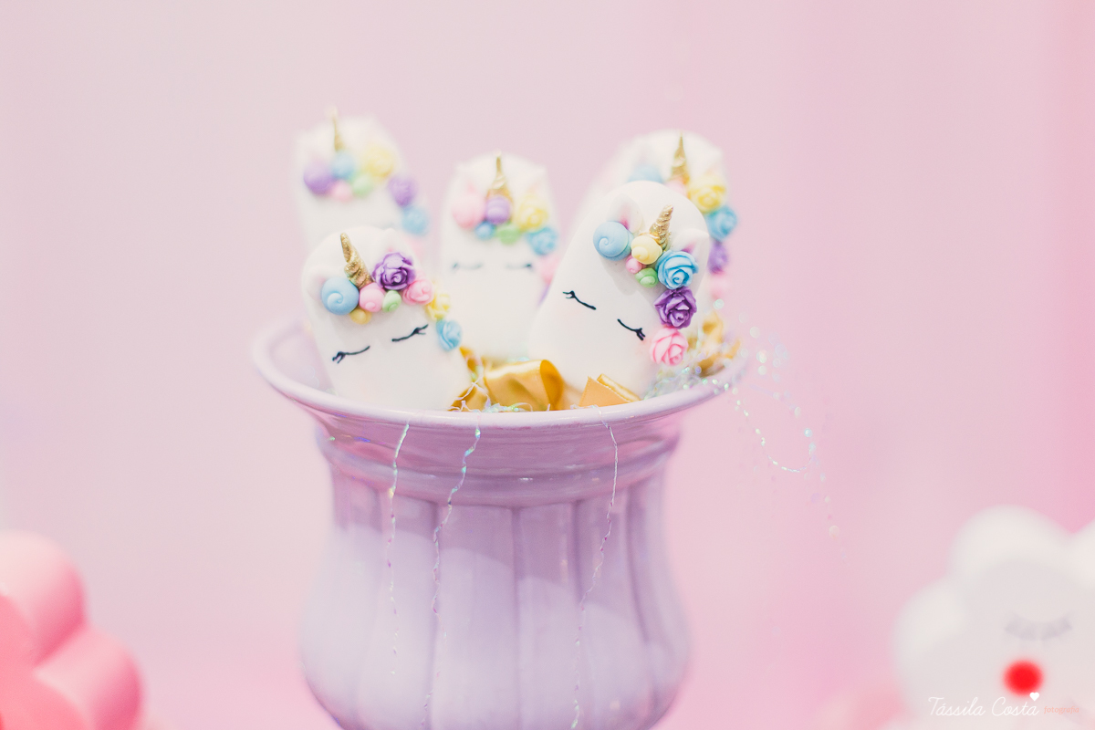 festa linda de menina, ideia para decoração no tema unicórnio, tema legal para aniversário de 5 anos de menina, mariana 5 anos, cerimonial top em vitória, lollypop, fotografia de festa de menina, decoração rosa para festa de menina, tássila costa foto
