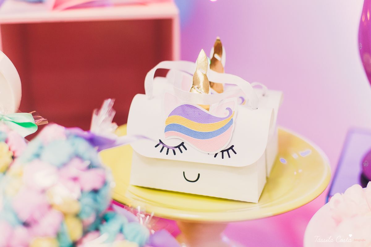 festa linda de menina, ideia para decoração no tema unicórnio, tema legal para aniversário de 5 anos de menina, mariana 5 anos, cerimonial top em vitória, lollypop, fotografia de festa de menina, decoração rosa para festa de menina, tássila costa foto