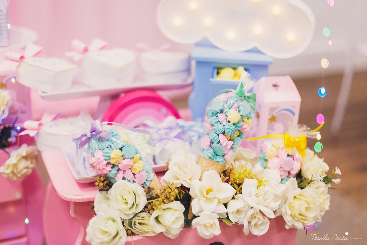 festa linda de menina, ideia para decoração no tema unicórnio, tema legal para aniversário de 5 anos de menina, mariana 5 anos, cerimonial top em vitória, lollypop, fotografia de festa de menina, decoração rosa para festa de menina, tássila costa foto