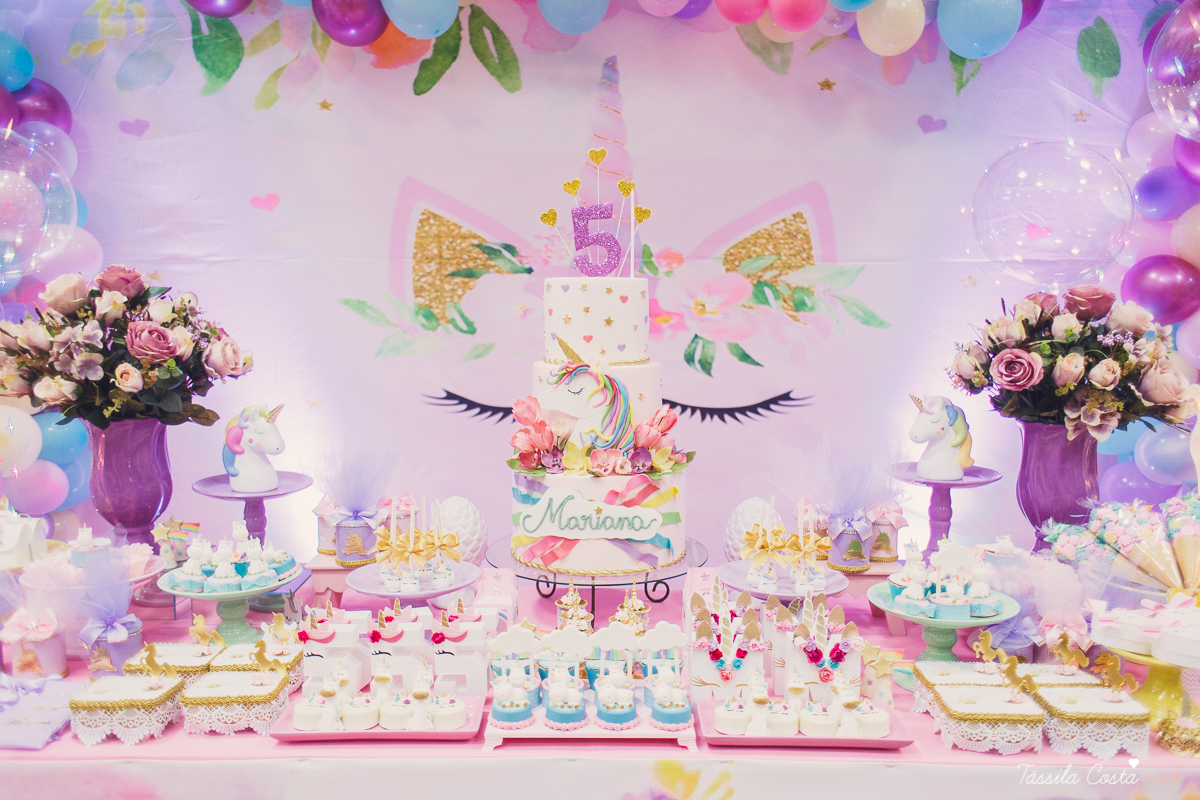 festa linda de menina, ideia para decoração no tema unicórnio, tema legal para aniversário de 5 anos de menina, mariana 5 anos, cerimonial top em vitória, lollypop, fotografia de festa de menina, decoração rosa para festa de menina, tássila costa foto