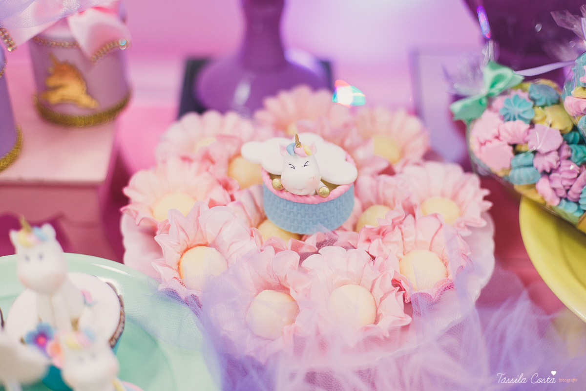 festa linda de menina, ideia para decoração no tema unicórnio, tema legal para aniversário de 5 anos de menina, mariana 5 anos, cerimonial top em vitória, lollypop, fotografia de festa de menina, decoração rosa para festa de menina, tássila costa foto