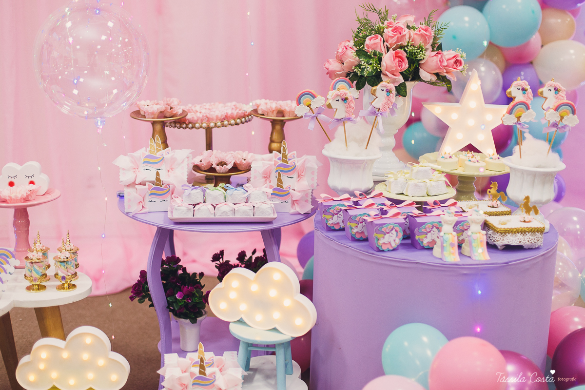 festa linda de menina, ideia para decoração no tema unicórnio, tema legal para aniversário de 5 anos de menina, mariana 5 anos, cerimonial top em vitória, lollypop, fotografia de festa de menina, decoração rosa para festa de menina, tássila costa foto