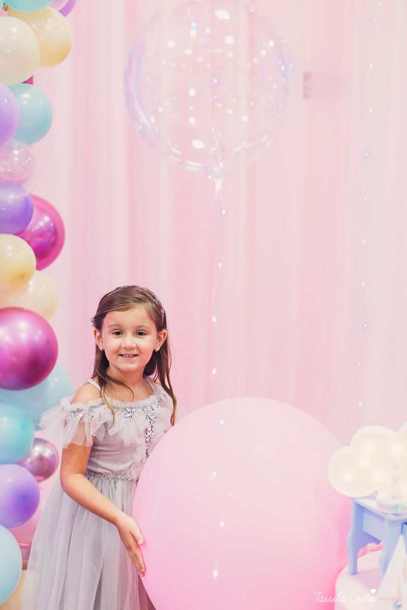 festa linda de menina, ideia para decoração no tema unicórnio, tema legal para aniversário de 5 anos de menina, mariana 5 anos, cerimonial top em vitória, lollypop, fotografia de festa de menina, decoração rosa para festa de menina, tássila costa foto