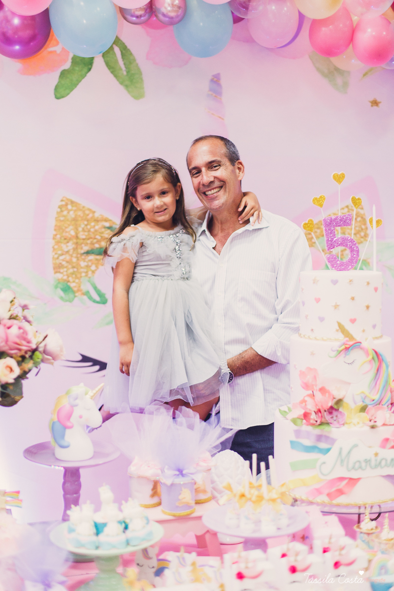 festa linda de menina, ideia para decoração no tema unicórnio, tema legal para aniversário de 5 anos de menina, mariana 5 anos, cerimonial top em vitória, lollypop, fotografia de festa de menina, decoração rosa para festa de menina, tássila costa foto