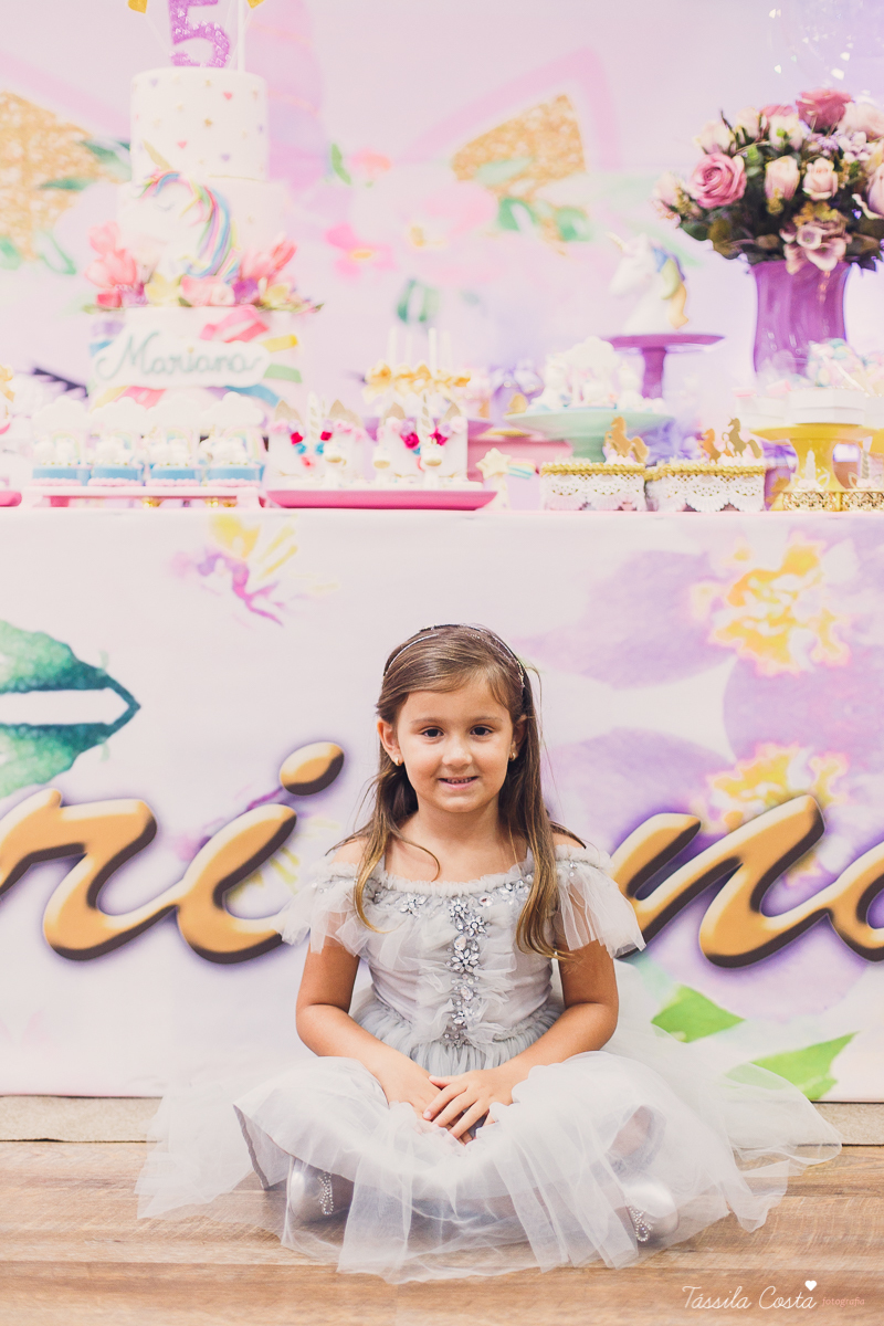 festa linda de menina, ideia para decoração no tema unicórnio, tema legal para aniversário de 5 anos de menina, mariana 5 anos, cerimonial top em vitória, lollypop, fotografia de festa de menina, decoração rosa para festa de menina, tássila costa fotofest
