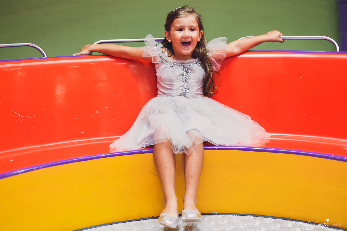 festa linda de menina, ideia para decoração no tema unicórnio, tema legal para aniversário de 5 anos de menina, mariana 5 anos, cerimonial top em vitória, lollypop, fotografia de festa de menina, decoração rosa para festa de menina, tássila costa foto