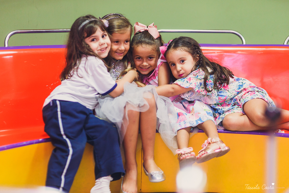 festa linda de menina, ideia para decoração no tema unicórnio, tema legal para aniversário de 5 anos de menina, mariana 5 anos, cerimonial top em vitória, lollypop, fotografia de festa de menina, decoração rosa para festa de menina, tássila costa foto