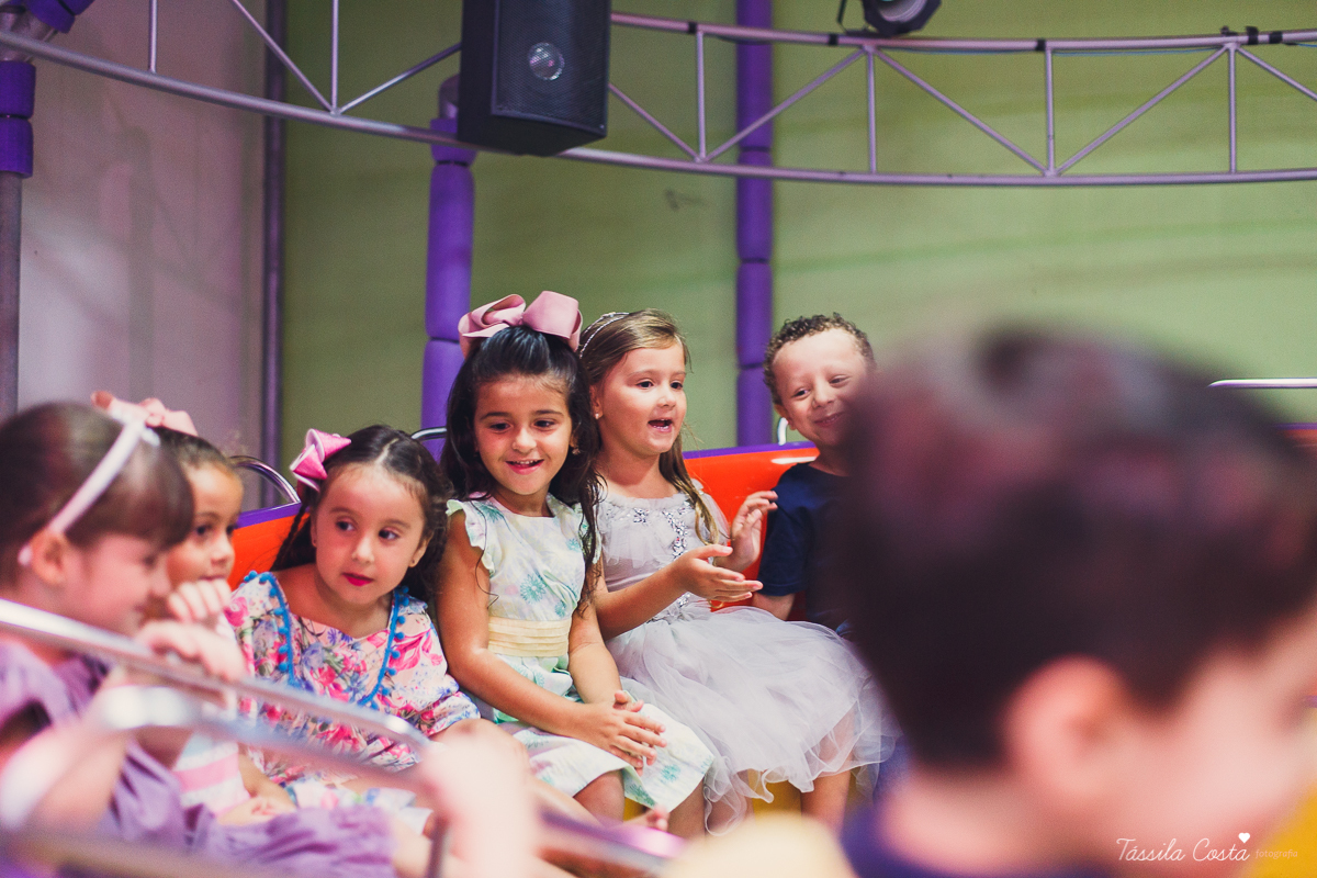 festa linda de menina, ideia para decoração no tema unicórnio, tema legal para aniversário de 5 anos de menina, mariana 5 anos, cerimonial top em vitória, lollypop, fotografia de festa de menina, decoração rosa para festa de menina, tássila costa fotofest