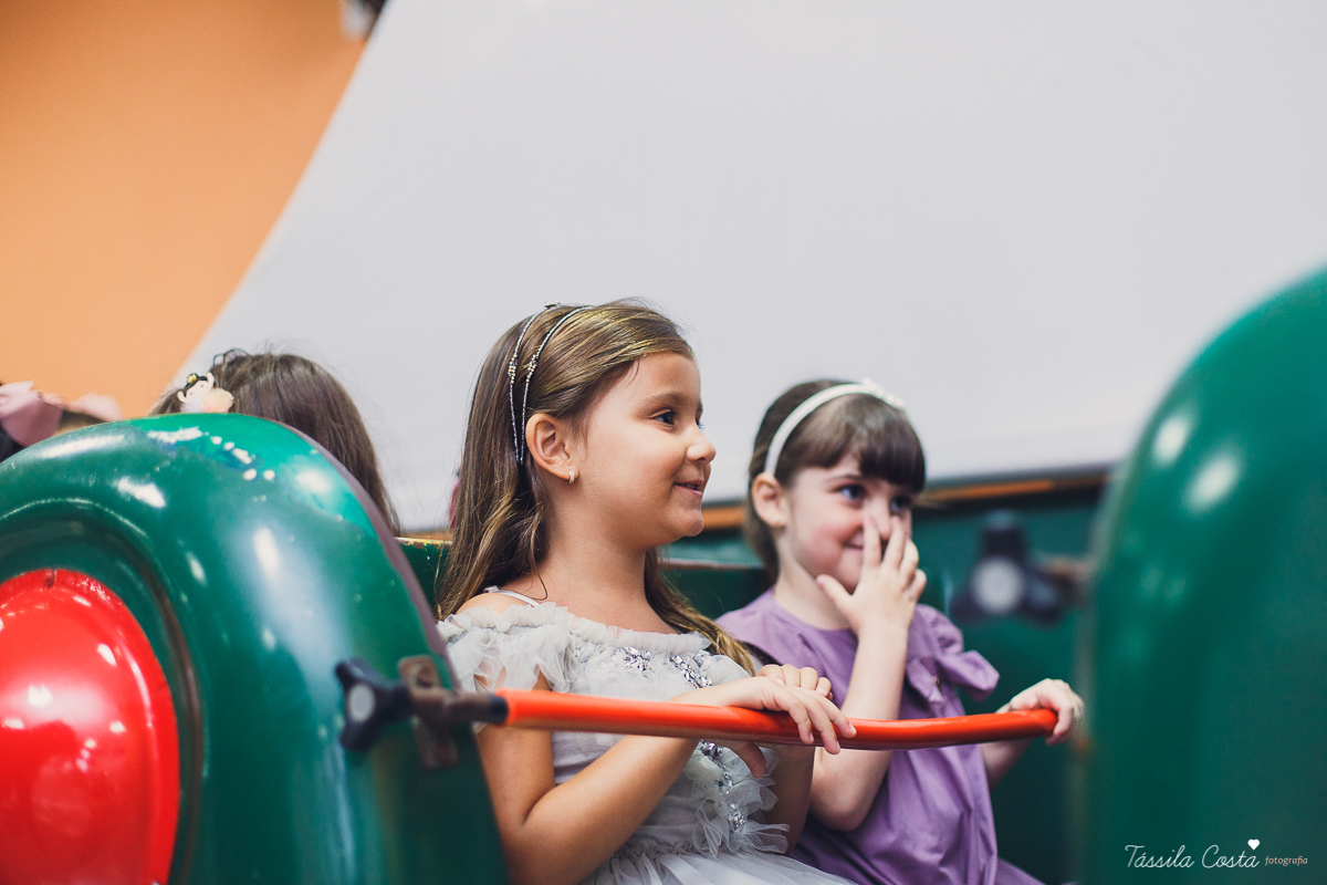 festa linda de menina, ideia para decoração no tema unicórnio, tema legal para aniversário de 5 anos de menina, mariana 5 anos, cerimonial top em vitória, lollypop, fotografia de festa de menina, decoração rosa para festa de menina, tássila costa foto