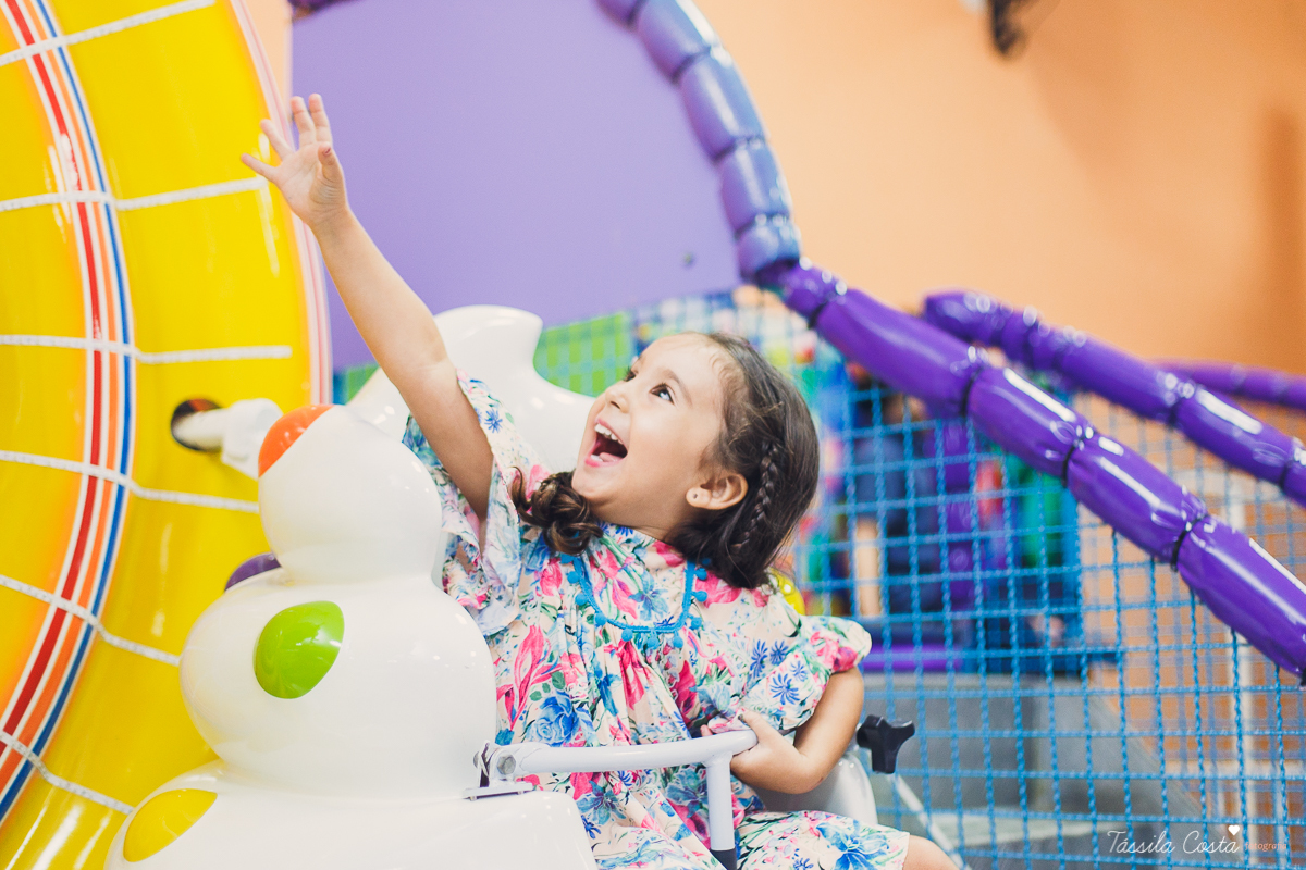 festa linda de menina, ideia para decoração no tema unicórnio, tema legal para aniversário de 5 anos de menina, mariana 5 anos, cerimonial top em vitória, lollypop, fotografia de festa de menina, decoração rosa para festa de menina, tássila costa foto