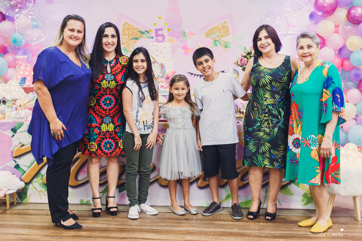 festa linda de menina, ideia para decoração no tema unicórnio, tema legal para aniversário de 5 anos de menina, mariana 5 anos, cerimonial top em vitória, lollypop, fotografia de festa de menina, decoração rosa para festa de menina, tássila costa foto