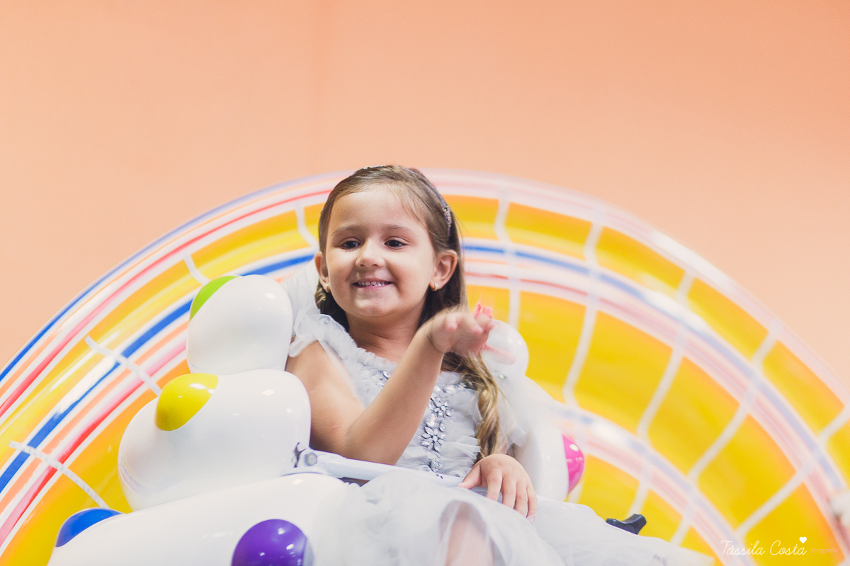 festa linda de menina, ideia para decoração no tema unicórnio, tema legal para aniversário de 5 anos de menina, mariana 5 anos, cerimonial top em vitória, lollypop, fotografia de festa de menina, decoração rosa para festa de menina, tássila costa foto