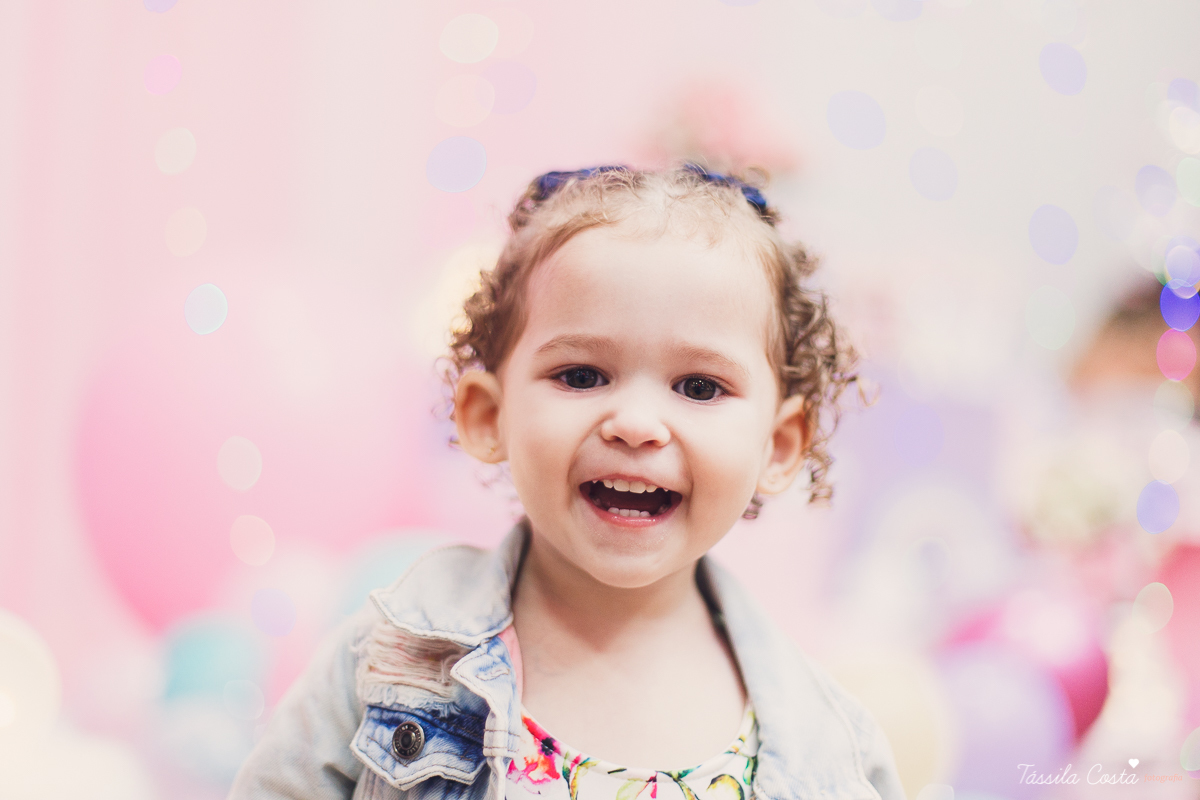 festa linda de menina, ideia para decoração no tema unicórnio, tema legal para aniversário de 5 anos de menina, mariana 5 anos, cerimonial top em vitória, lollypop, fotografia de festa de menina, decoração rosa para festa de menina, tássila costa foto