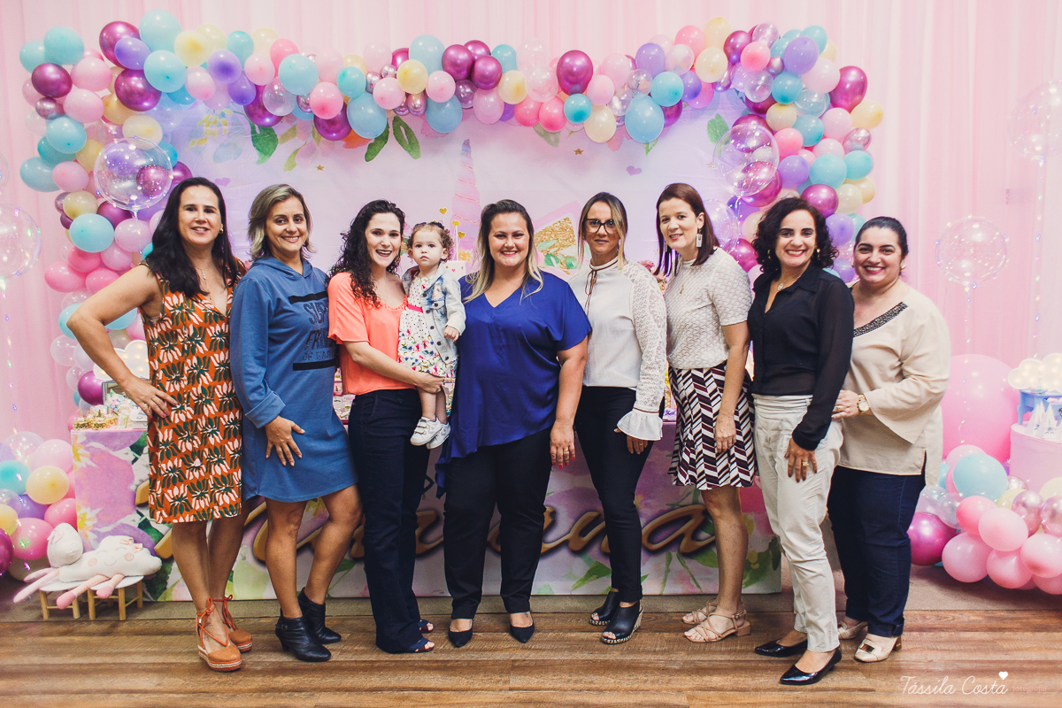 festa linda de menina, ideia para decoração no tema unicórnio, tema legal para aniversário de 5 anos de menina, mariana 5 anos, cerimonial top em vitória, lollypop, fotografia de festa de menina, decoração rosa para festa de menina, tássila costa foto