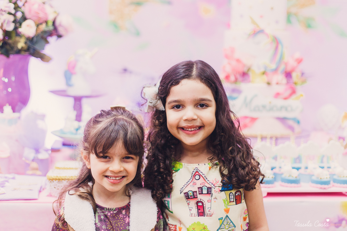 festa linda de menina, ideia para decoração no tema unicórnio, tema legal para aniversário de 5 anos de menina, mariana 5 anos, cerimonial top em vitória, lollypop, fotografia de festa de menina, decoração rosa para festa de menina, tássila costa foto