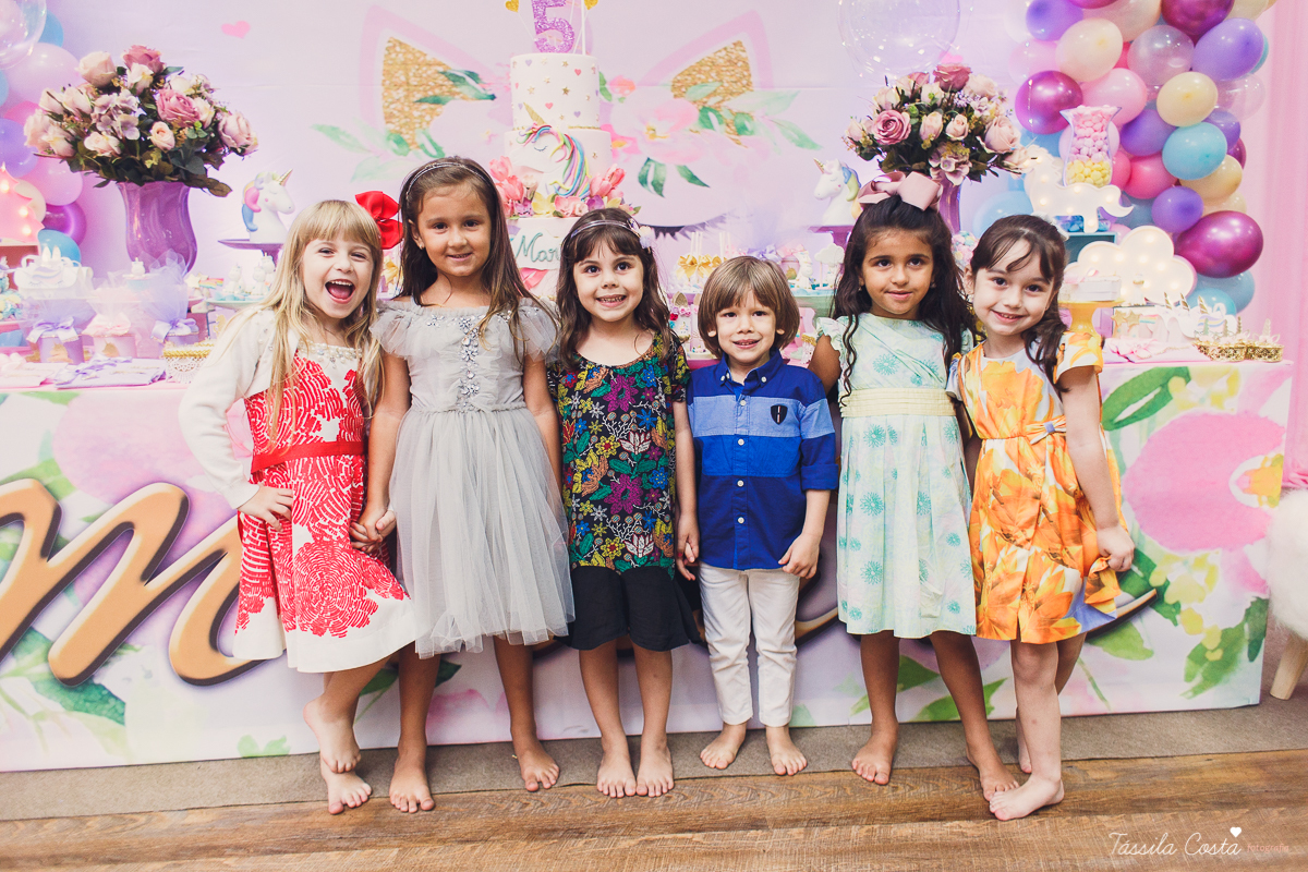 festa linda de menina, ideia para decoração no tema unicórnio, tema legal para aniversário de 5 anos de menina, mariana 5 anos, cerimonial top em vitória, lollypop, fotografia de festa de menina, decoração rosa para festa de menina, tássila costa foto