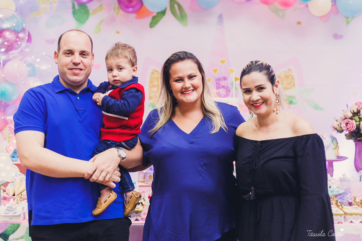 festa linda de menina, ideia para decoração no tema unicórnio, tema legal para aniversário de 5 anos de menina, mariana 5 anos, cerimonial top em vitória, lollypop, fotografia de festa de menina, decoração rosa para festa de menina, tássila costa foto