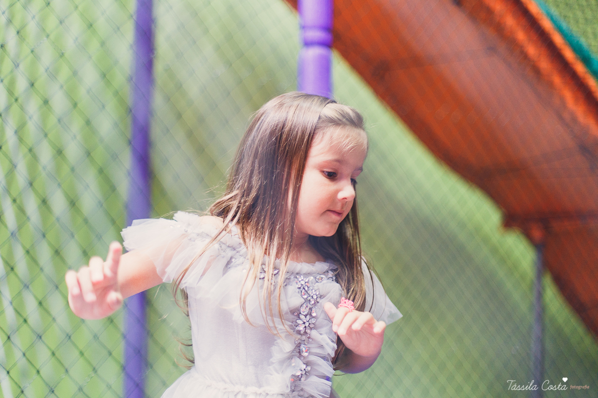 festa linda de menina, ideia para decoração no tema unicórnio, tema legal para aniversário de 5 anos de menina, mariana 5 anos, cerimonial top em vitória, lollypop, fotografia de festa de menina, decoração rosa para festa de menina, tássila costa foto