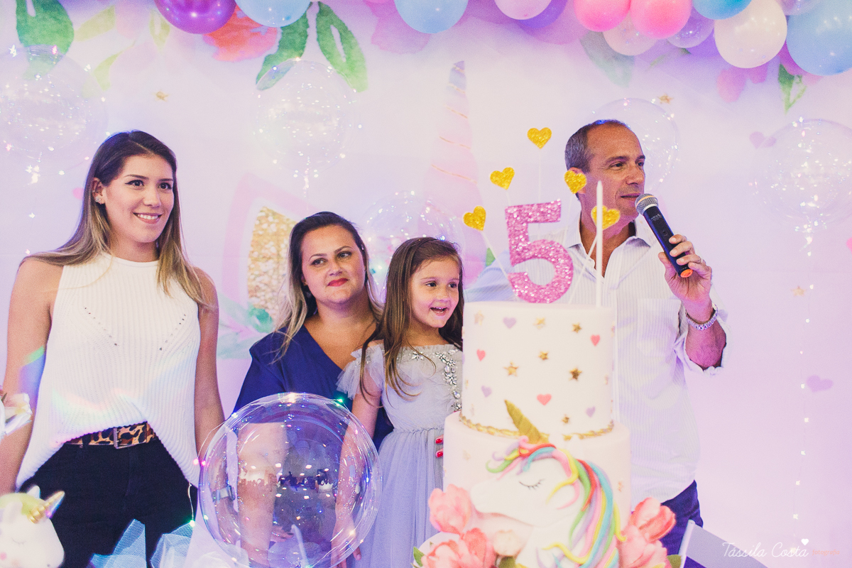 festa linda de menina, ideia para decoração no tema unicórnio, tema legal para aniversário de 5 anos de menina, mariana 5 anos, cerimonial top em vitória, lollypop, fotografia de festa de menina, decoração rosa para festa de menina, tássila costa foto