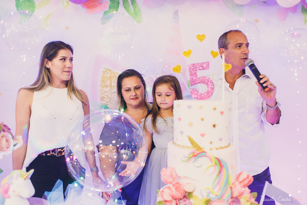 festa linda de menina, ideia para decoração no tema unicórnio, tema legal para aniversário de 5 anos de menina, mariana 5 anos, cerimonial top em vitória, lollypop, fotografia de festa de menina, decoração rosa para festa de menina, tássila costa foto