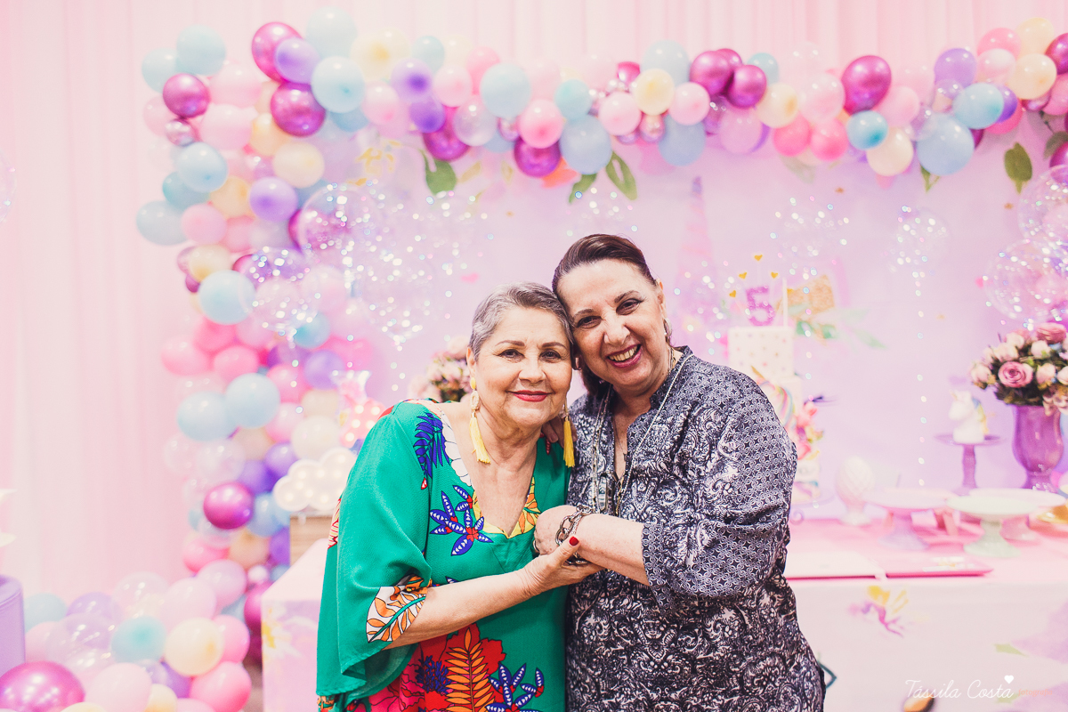 festa linda de menina, ideia para decoração no tema unicórnio, tema legal para aniversário de 5 anos de menina, mariana 5 anos, cerimonial top em vitória, lollypop, fotografia de festa de menina, decoração rosa para festa de menina, tássila costa foto