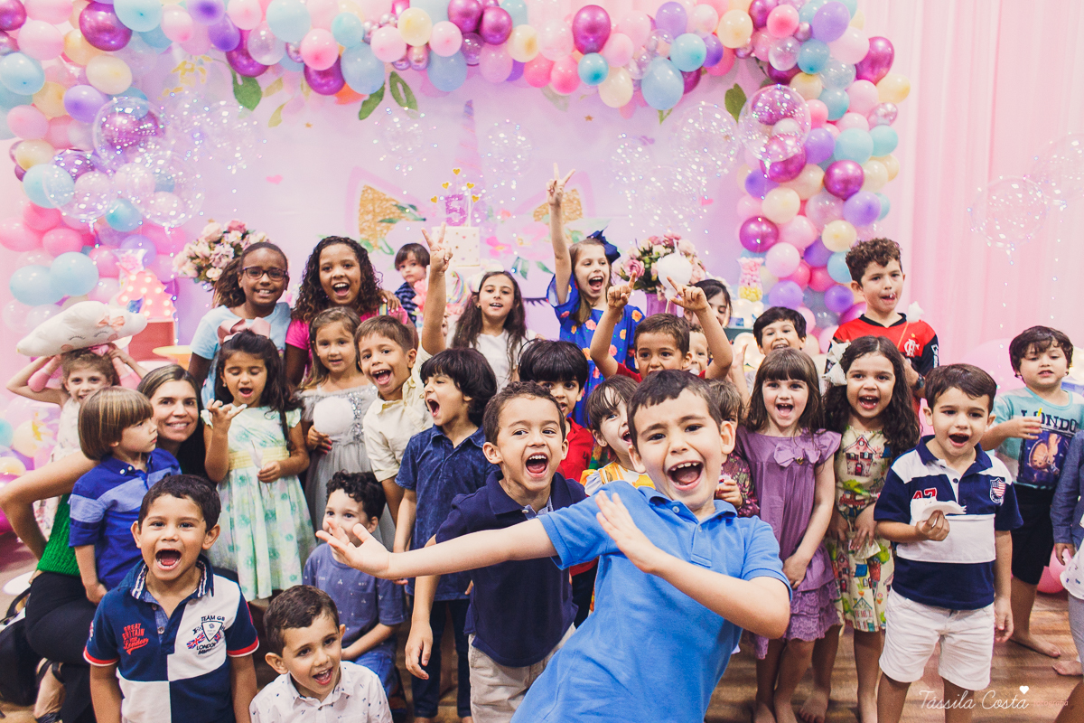 festa linda de menina, ideia para decoração no tema unicórnio, tema legal para aniversário de 5 anos de menina, mariana 5 anos, cerimonial top em vitória, lollypop, fotografia de festa de menina, decoração rosa para festa de menina, tássila costa foto