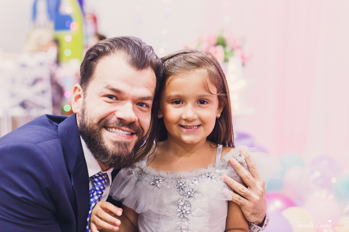 festa linda de menina, ideia para decoração no tema unicórnio, tema legal para aniversário de 5 anos de menina, mariana 5 anos, cerimonial top em vitória, lollypop, fotografia de festa de menina, decoração rosa para festa de menina, tássila costa foto