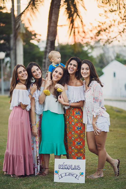 Ensaio fotográfico realizado na Ilha do Frade, família super especial, bebê Níkolas lindo, fotos muito divertidas, tarde de fotos feliz em Vitória ES, fotografia de Tássila Costa, família especial que fotogr