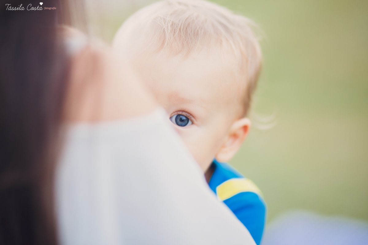 Ensaio fotográfico realizado na Ilha do Frade, família super especial, bebê Níkolas lindo, fotos muito divertidas, tarde de fotos feliz em Vitória ES, fotografia de Tássila Costa, família especial que fotogr