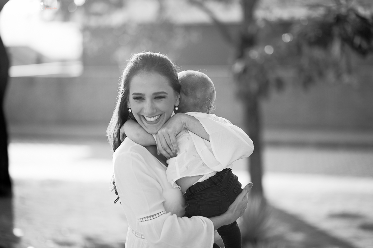 Ensaio fotográfico realizado na Ilha do Frade, família super especial, bebê Níkolas lindo, fotos muito divertidas, tarde de fotos feliz em Vitória ES, fotografia de Tássila Costa, família especial que fotogr