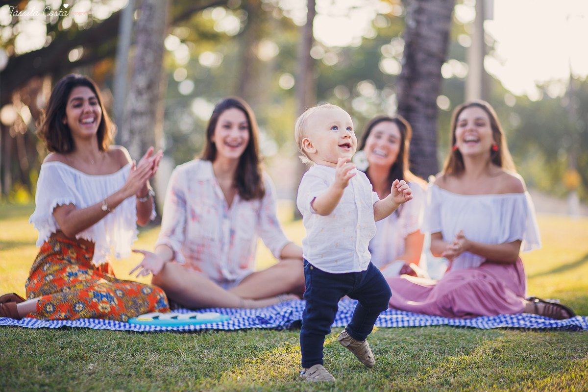 Ensaio fotográfico realizado na Ilha do Frade, família super especial, bebê Níkolas lindo, fotos muito divertidas, tarde de fotos feliz em Vitória ES, fotografia de Tássila Costa, família especial que fotogr