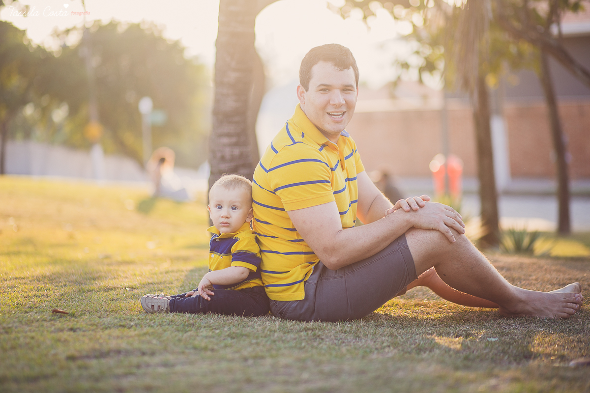 Ensaio fotográfico realizado na Ilha do Frade, família super especial, bebê Níkolas lindo, fotos muito divertidas, tarde de fotos feliz em Vitória ES, fotografia de Tássila Costa, família especial que fotogr