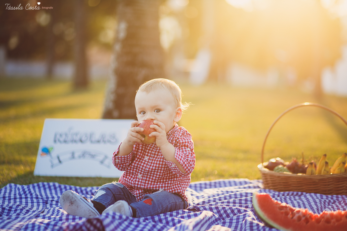 Ensaio fotográfico realizado na Ilha do Frade, família super especial, bebê Níkolas lindo, fotos muito divertidas, tarde de fotos feliz em Vitória ES, fotografia de Tássila Costa, família especial que fotogr