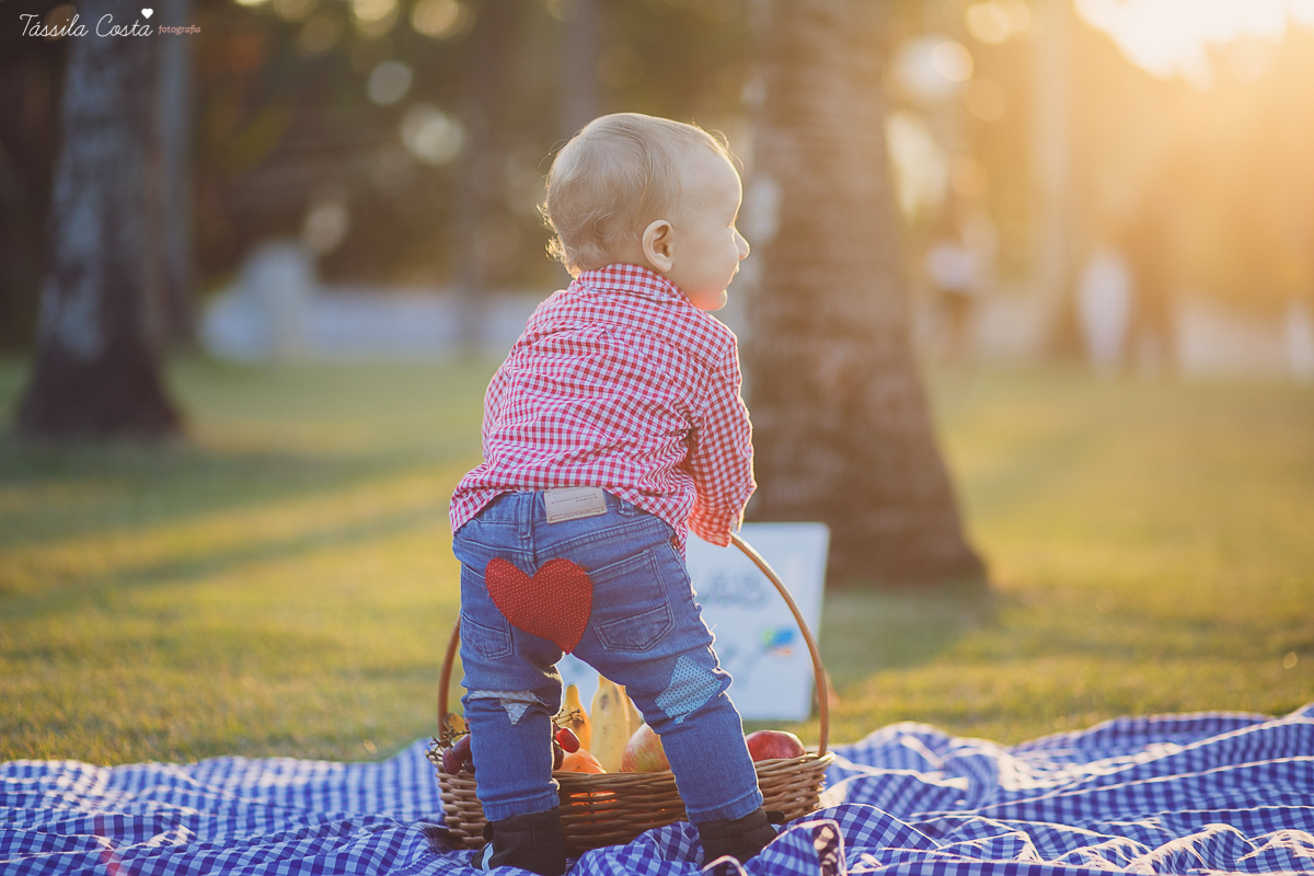 Ensaio fotográfico realizado na Ilha do Frade, família super especial, bebê Níkolas lindo, fotos muito divertidas, tarde de fotos feliz em Vitória ES, fotografia de Tássila Costa, família especial que fotogr